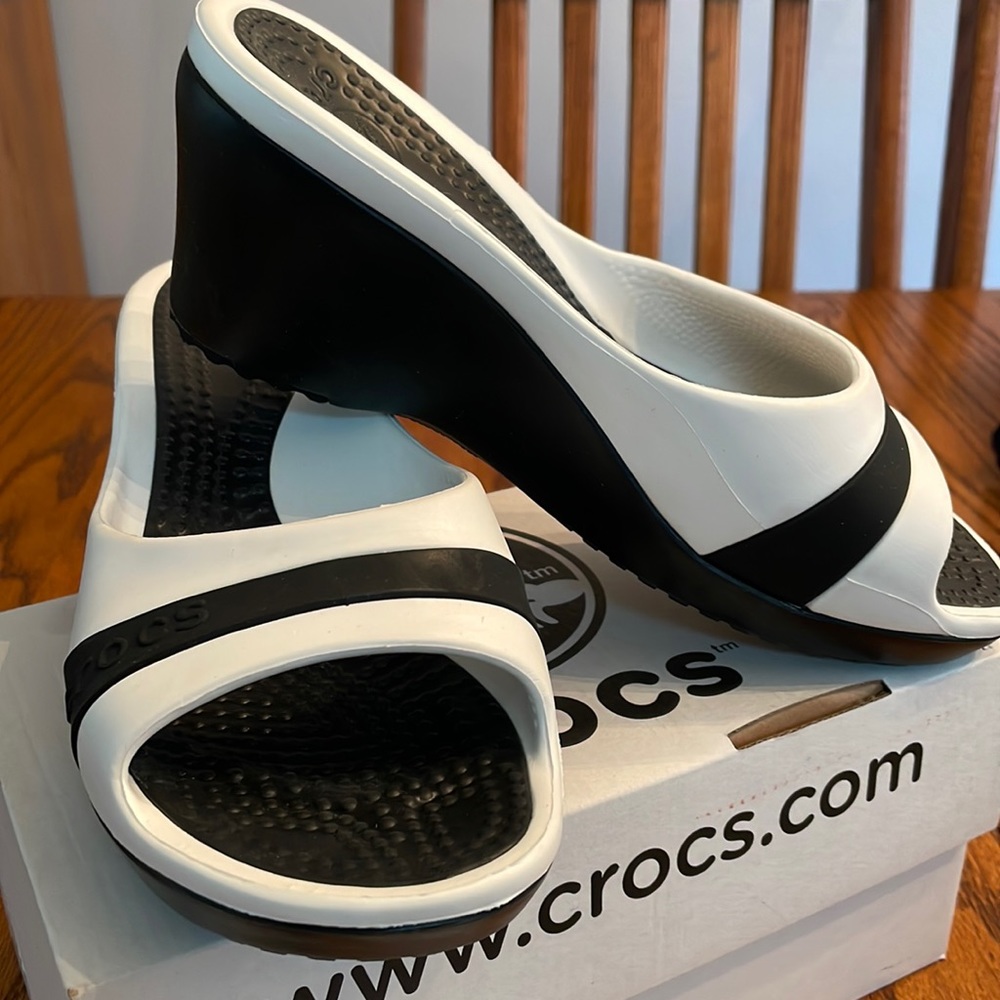 CROCS